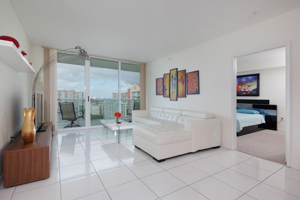 Miami Waterfront Apartments Sunny Isles Beach Exterior photo