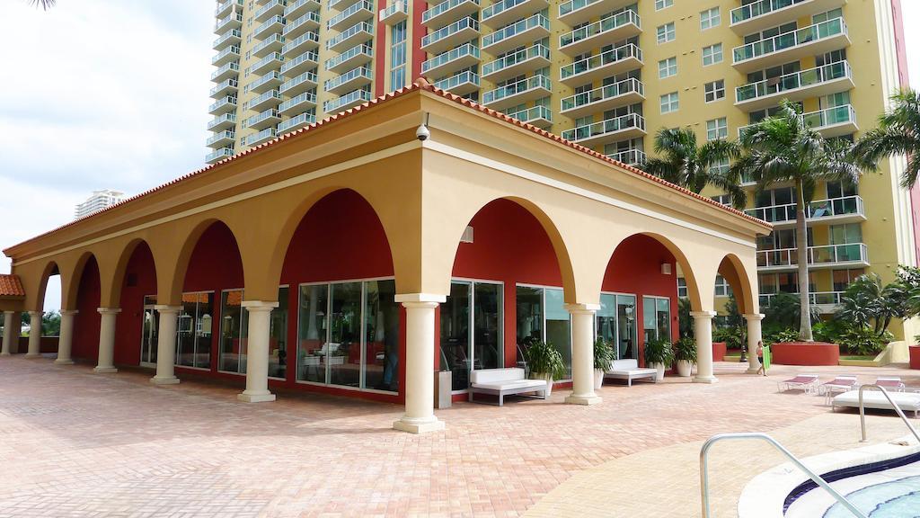 Miami Waterfront Apartments Sunny Isles Beach Exterior photo