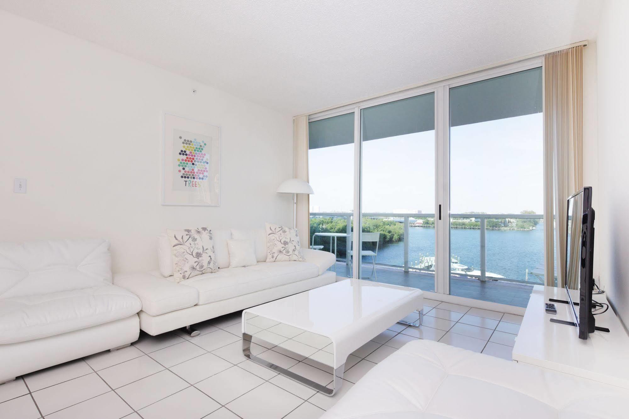 Miami Waterfront Apartments Sunny Isles Beach Exterior photo